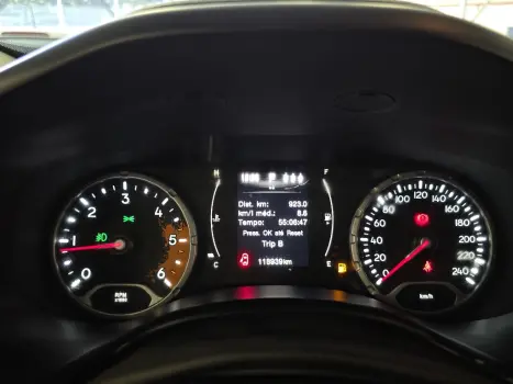 JEEP Renegade 2.0 16V 4P TURBO DIESEL LONGITUDE 4X4 AUTOM�TICO, Foto 12