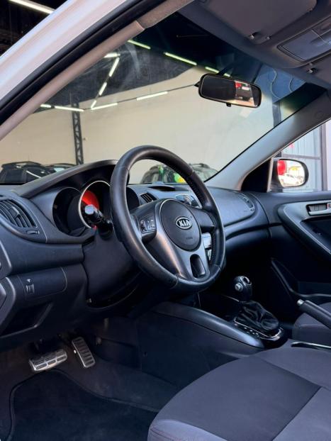 KIA Cerato Sedan 1.6 16V 4P E.273 AUTOM�TICO, Foto 8
