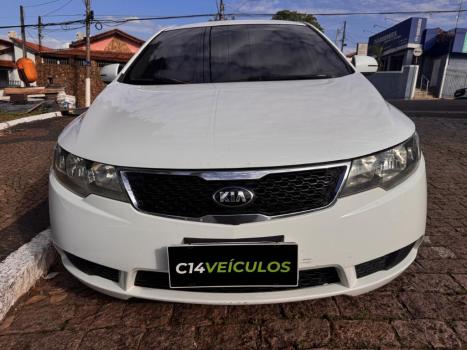 KIA Cerato Sedan 1.6 16V 4P E.273, Foto 2