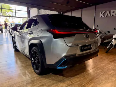 LEXUS UX 250H 2.0 16V 4P DINAMIC HYBRID AUTOM�TICO CVT, Foto 15
