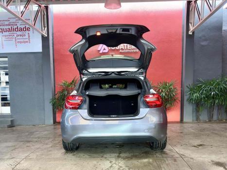 MERCEDES-BENZ A 200 Sedan 1.3 16V 4P CGI STYLE 7G-TRONIC DCT AUTOM�TICO, Foto 2