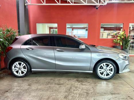 MERCEDES-BENZ A 200 Sedan 1.3 16V 4P CGI STYLE 7G-TRONIC DCT AUTOM�TICO, Foto 9