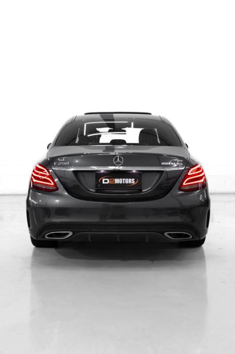 MERCEDES-BENZ C 250 2.0 16V 4P CGI SPORT TURBO AUTOMÁTICO, Foto 5 MERCEDES-BENZ C 250 2.0 16V 4P CGI SPORT TURBO AUTOMÁTICO, Foto 5