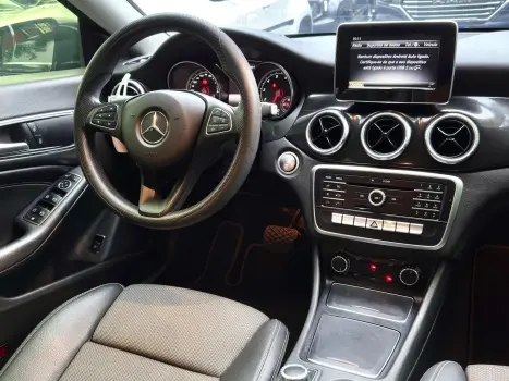 MERCEDES-BENZ CLA 180 , Foto 15