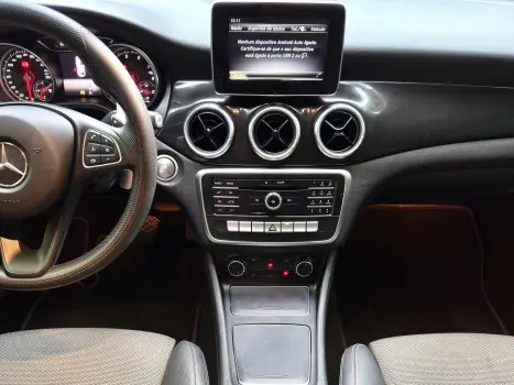 MERCEDES-BENZ CLA 180 , Foto 16