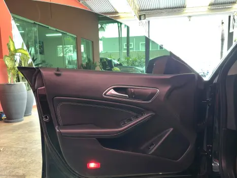 MERCEDES-BENZ CLA 180 , Foto 18