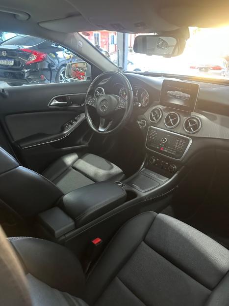 MERCEDES-BENZ CLA 200 1.6 16V 4P CGI 7-G TRONIC AUTOM�TICO DCT, Foto 8