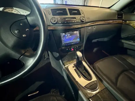 MERCEDES-BENZ E 350 3.5 V6 24V AVANTGARDE AUTOM�TICO, Foto 4