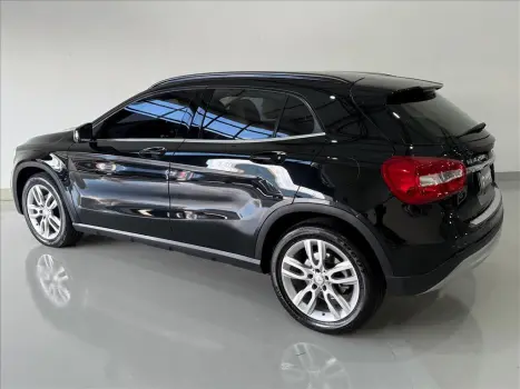 MERCEDES-BENZ GLA 200 1.6 16V 4P FLEX CGI STYLE TURBO AUTOMTICO, Foto 4