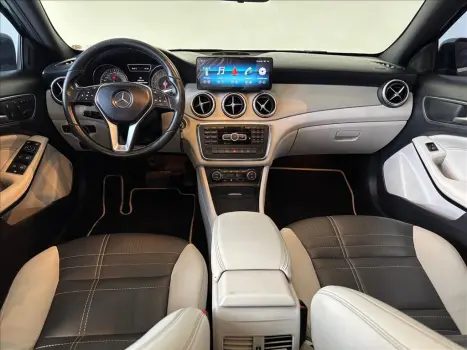 MERCEDES-BENZ GLA 200 1.6 16V 4P FLEX CGI VISION TURBO AUTOM�TICO, Foto 6