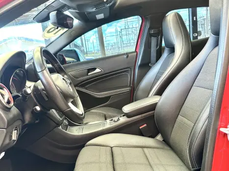 MERCEDES-BENZ GLA 200 1.6 16V 4P FLEX CGI ENDURO TURBO AUTOM�TICO, Foto 7