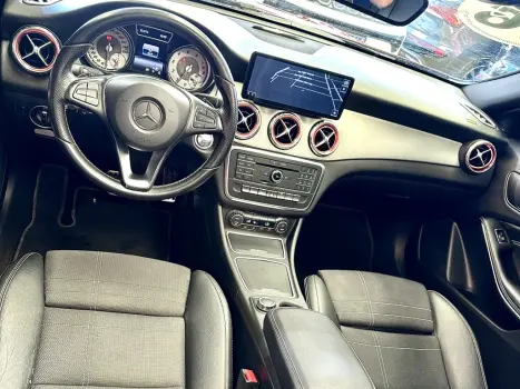MERCEDES-BENZ GLA 200 1.6 16V 4P FLEX CGI ENDURO TURBO AUTOM�TICO, Foto 15