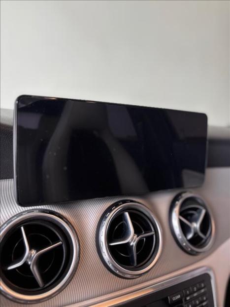 MERCEDES-BENZ GLA 200 1.6 16V 4P FLEX CGI VISION TURBO AUTOM�TICO, Foto 11