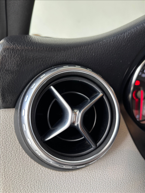 MERCEDES-BENZ GLA 200 1.6 16V 4P FLEX CGI VISION TURBO AUTOM�TICO, Foto 13