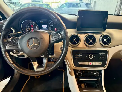 MERCEDES-BENZ GLA 200 1.6 16V 4P FLEX CGI NIGHT TURBO AUTOM�TICO, Foto 12