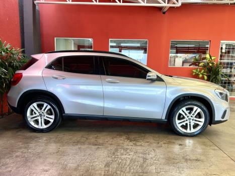 MERCEDES-BENZ GLA 200 1.3 16V 4P GCI STYLE 7G-DCT AUTOM�TICO, Foto 8
