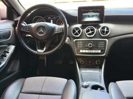 MERCEDES-BENZ GLA 200 1.3 16V 4P GCI STYLE 7G-DCT AUTOM�TICO, Foto 19