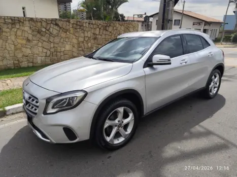 MERCEDES-BENZ GLA 200 1.6 16V 4P FLEX CGI NIGHT TURBO AUTOM�TICO, Foto 3