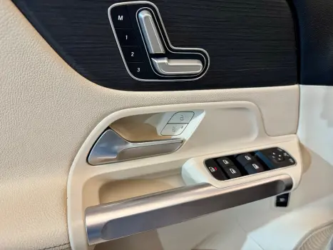 MERCEDES-BENZ GLB 200 1.3 16V 4P CGI PROGRESSIVE TURBO 7G-TRONIC DCT AUTOM�TICO, Foto 11