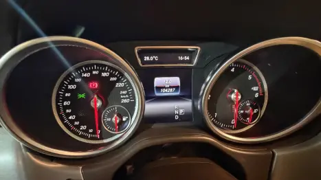 MERCEDES-BENZ GLS 350 3.0 V6 4P BLUTEC 4MATIC 9G-TRONIC AUTOM�TICO, Foto 5