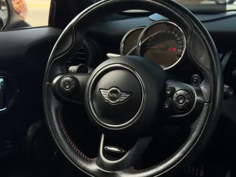 MINI Cooper 2.0 16V 4P TWINPOWER JOHN COOPER WORKS STEPTRONIC AUTOM�TICO, Foto 9
