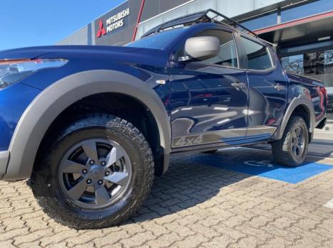MITSUBISHI L 200 Triton 2.4 16V SPORT SAVANA 4X4 CABINE DUPLA TURBO DIESEL AUTOMTICO, Foto 2