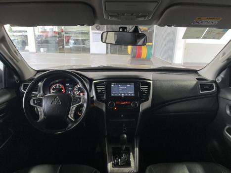 MITSUBISHI L 200 Triton 2.4 16V SPORT HPE 4X4 CABINE DUPLA TURBO DIESEL AUTOMTICO, Foto 10
