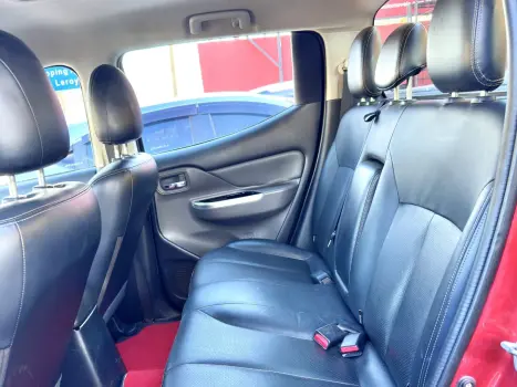 MITSUBISHI L 200 Triton 2.4 16V SPORT HPE MOTORSPORTS 4X4 CABINE DUPLA TURBO DIESEL AUTOMTICO, Foto 3