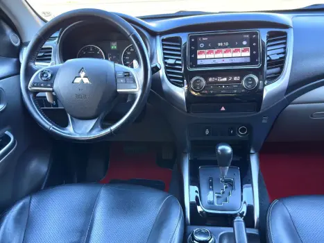 MITSUBISHI L 200 Triton 2.4 16V SPORT HPE MOTORSPORTS 4X4 CABINE DUPLA TURBO DIESEL AUTOMTICO, Foto 10