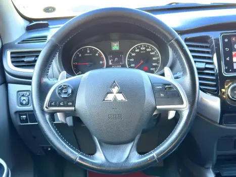 MITSUBISHI L 200 Triton 2.4 16V SPORT HPE MOTORSPORTS 4X4 CABINE DUPLA TURBO DIESEL AUTOMTICO, Foto 11