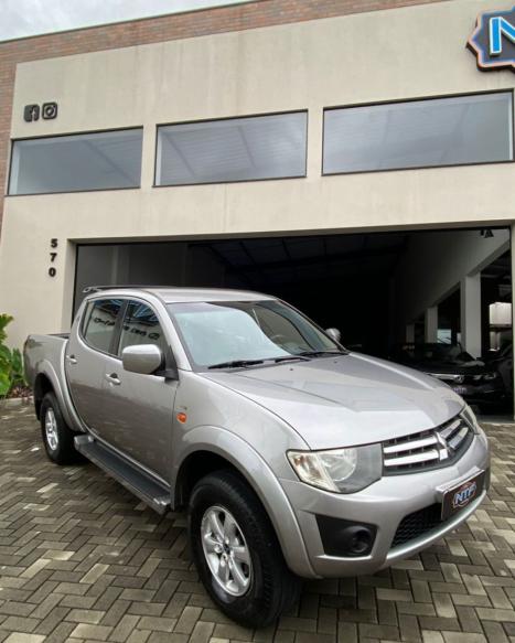 MITSUBISHI L 200 Triton 2.4 16V FLEX HLS CABINE DUPLA, Foto 3