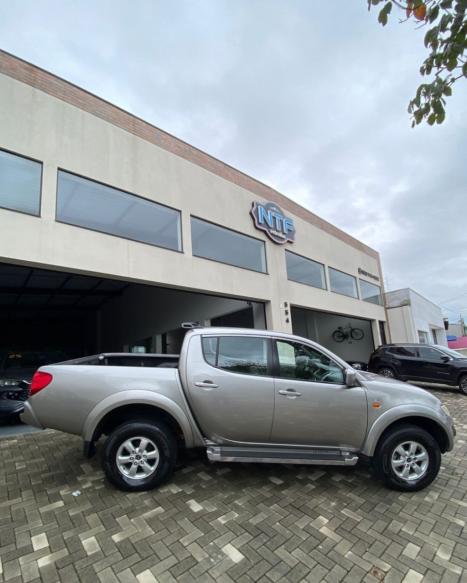 MITSUBISHI L 200 Triton 2.4 16V FLEX HLS CABINE DUPLA, Foto 4