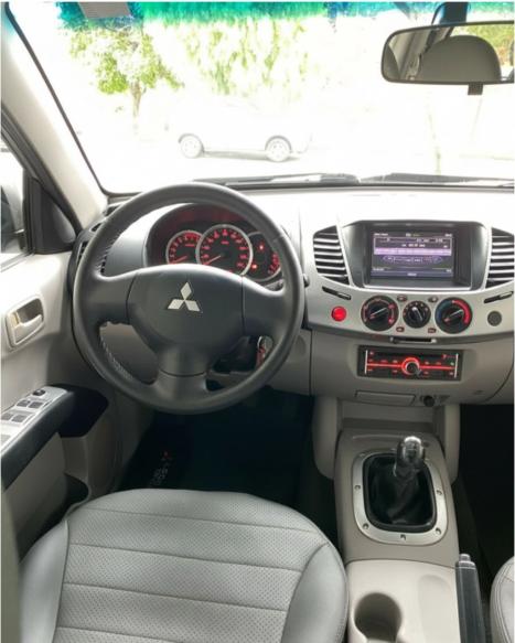 MITSUBISHI L 200 Triton 2.4 16V FLEX HLS CABINE DUPLA, Foto 8