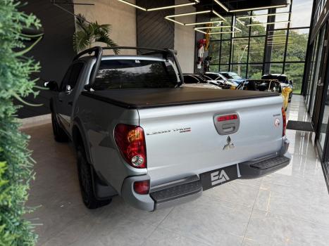 MITSUBISHI L 200 Triton 2.4 16V SPORT GLS CABINE DUPLA TURBO DIESEL, Foto 7