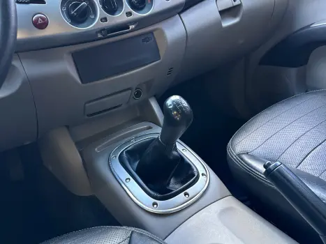 MITSUBISHI L 200 Triton 2.4 16V FLEX HLS CABINE DUPLA, Foto 13