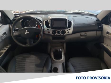 MITSUBISHI L 200 Triton 2.4 16V FLEX HLS CABINE DUPLA, Foto 4