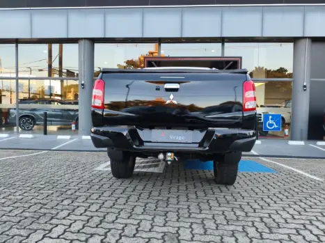 MITSUBISHI L 200 Triton 2.4 16V SPORT HPE TOP 4X4 CABINE DUPLA TURBO DIESEL AUTOM�TICO, Foto 6