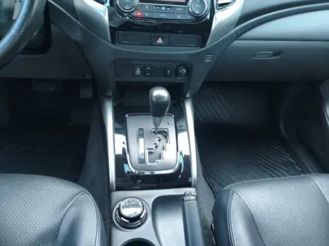 MITSUBISHI L 200 Triton 2.4 16V SPORT HPE TOP 4X4 CABINE DUPLA TURBO DIESEL AUTOM�TICO, Foto 12