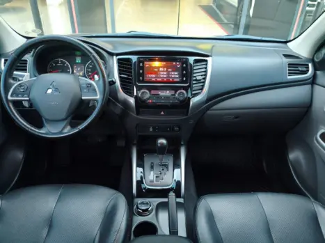 MITSUBISHI L 200 Triton 2.4 16V SPORT HPE TOP 4X4 CABINE DUPLA TURBO DIESEL AUTOM�TICO, Foto 13