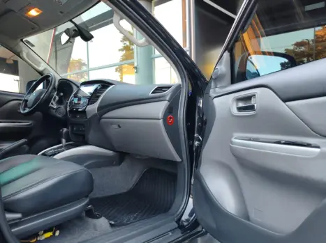 MITSUBISHI L 200 Triton 2.4 16V SPORT HPE TOP 4X4 CABINE DUPLA TURBO DIESEL AUTOM�TICO, Foto 15
