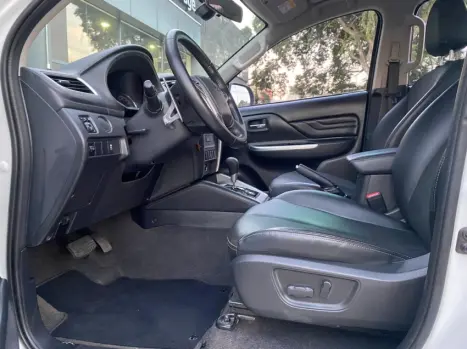 MITSUBISHI L 200 Triton 2.4 16V SPORT HPE 4X4 CABINE DUPLA TURBO DIESEL AUTOM�TICO, Foto 8