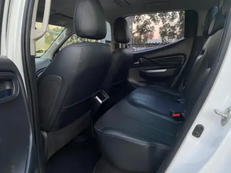 MITSUBISHI L 200 Triton 2.4 16V SPORT HPE 4X4 CABINE DUPLA TURBO DIESEL AUTOM�TICO, Foto 13