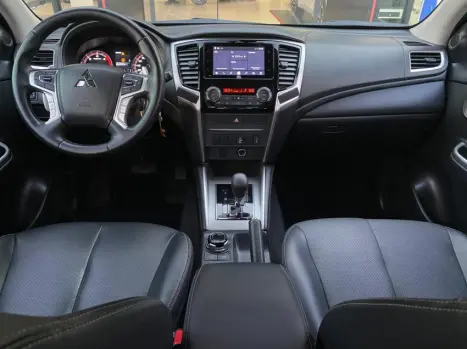 MITSUBISHI L 200 Triton 2.4 16V SPORT HPE 4X4 CABINE DUPLA TURBO DIESEL AUTOM�TICO, Foto 14