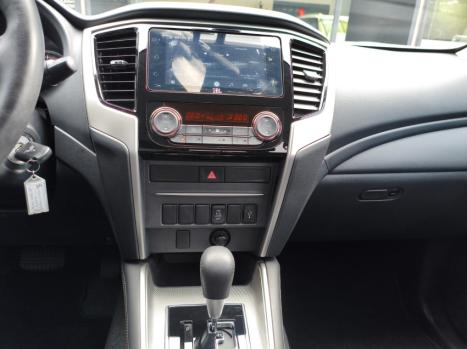 MITSUBISHI L 200 Triton 2.4 16V SPORT HPE 4X4 CABINE DUPLA TURBO DIESEL AUTOM�TICO, Foto 10
