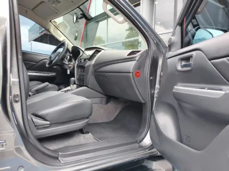 MITSUBISHI L 200 Triton 2.4 16V SPORT HPE 4X4 CABINE DUPLA TURBO DIESEL AUTOM�TICO, Foto 14