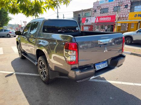 MITSUBISHI L 200 Triton 2.4 16V SPORT HPE-S 4X4 CABINE DUPLA TURBO DIESEL AUTOM�TICO, Foto 4