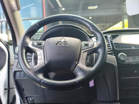MITSUBISHI L 200 Triton 2.4 16V SPORT HPE 4X4 CABINE DUPLA TURBO DIESEL AUTOM�TICO, Foto 8