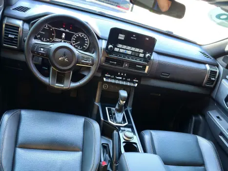 MITSUBISHI L 200 Triton biturbo, Foto 13