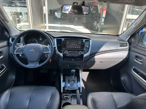 MITSUBISHI L 200 Triton 2.4 16V SPORT HPE 4X4 CABINE DUPLA TURBO DIESEL AUTOM�TICO, Foto 11
