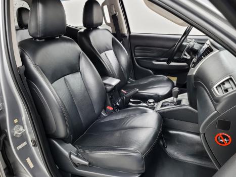 MITSUBISHI L 200 Triton 2.4 16V SPORT HPE-S 4X4 CABINE DUPLA TURBO DIESEL AUTOM�TICO, Foto 6